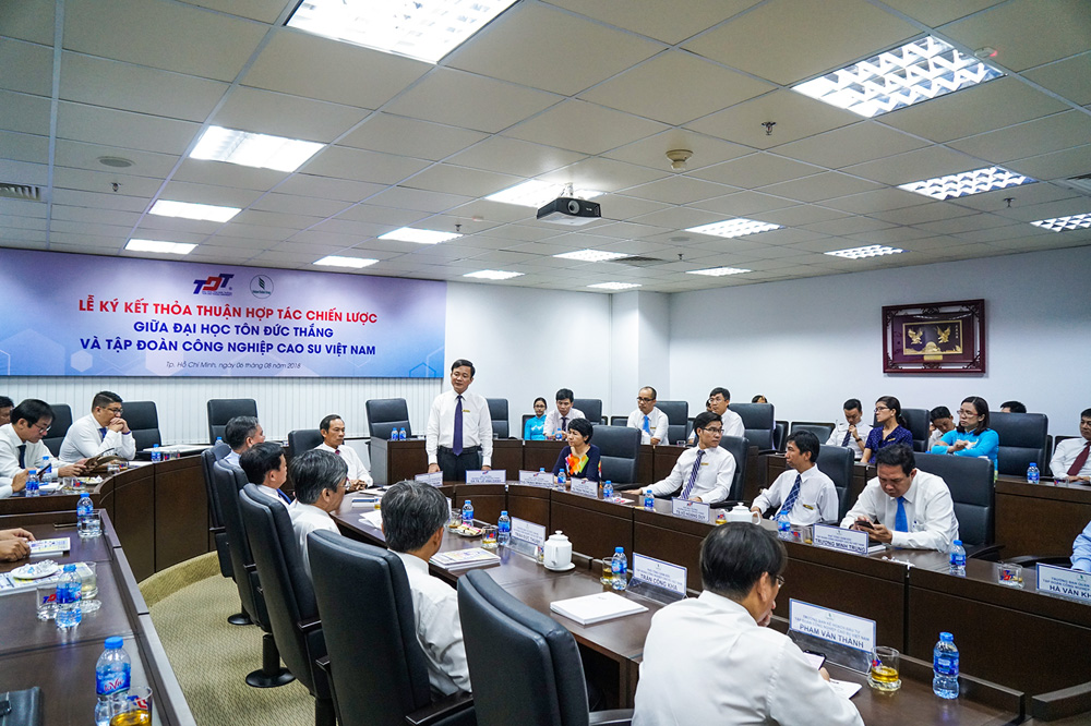 Hợp tác toàn diện với Tập đoàn công nghiệp cao su Việt Nam