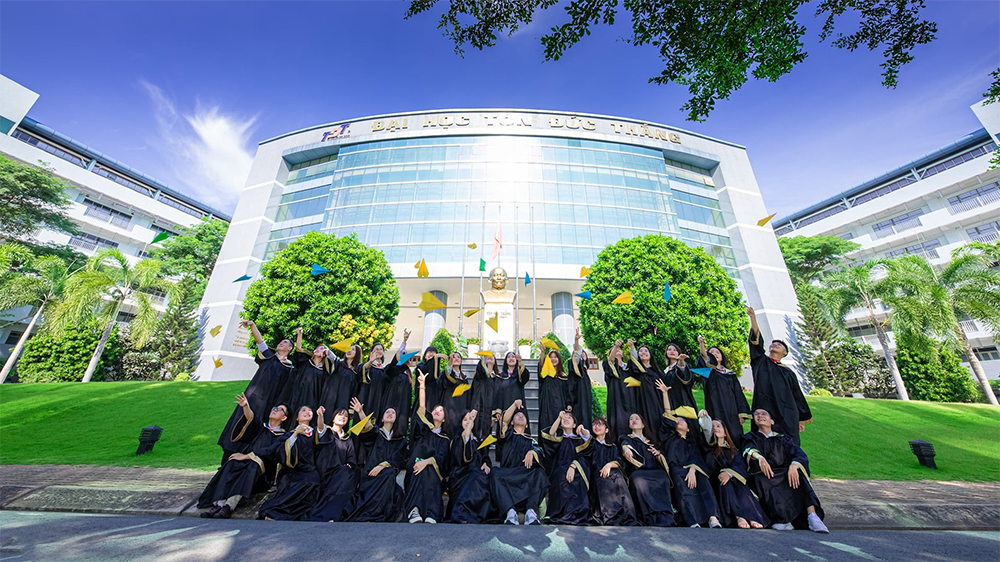 Tỉ lệ người học tốt nghiệp đại học có việc làm