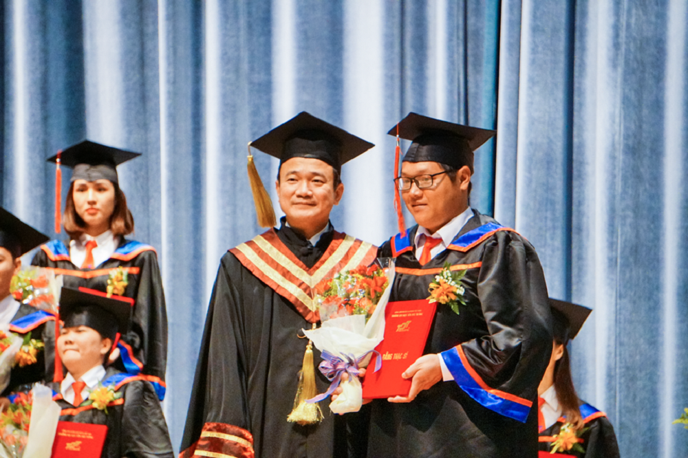 TDTU holds graduation ceremony Sept 2017