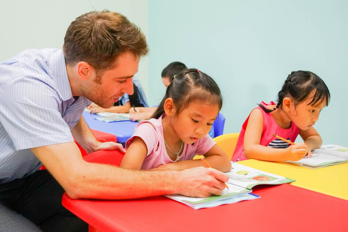 When Ton Duc Thang University is the entertaiment place in summer for  children in Ho Chi Minh City | Ton Duc Thang University