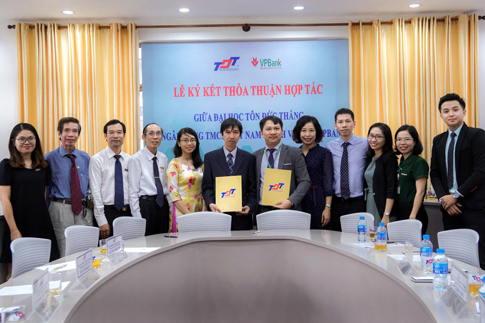 Ký Thỏa thuận hợp tác với Ngân hàng TMCP Việt Nam Thịnh Vượng (VPBANK)