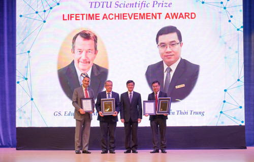 TDTU-prize-2.jpg