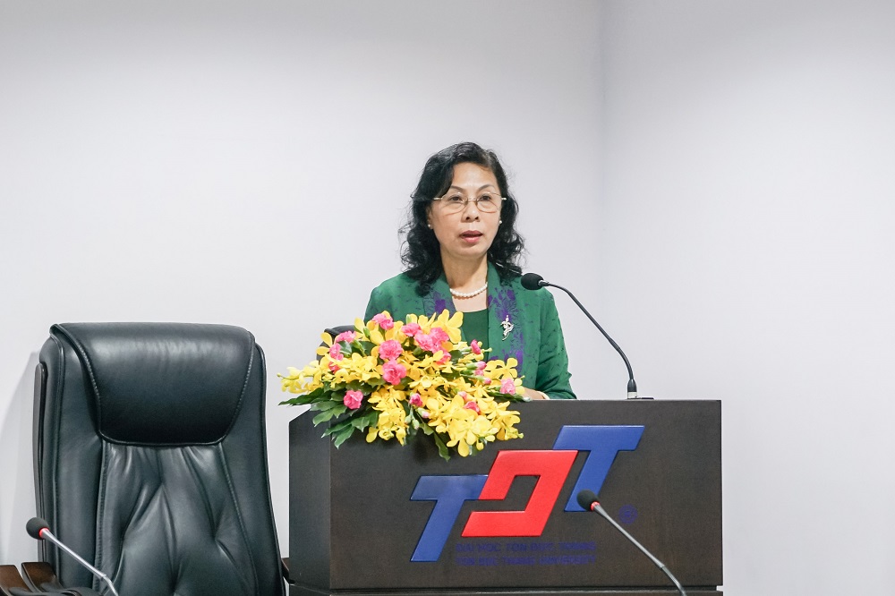 Ms. Le Thi Kim Xuan, Head of Representative Office of Bank’s Association in Ho Chi Minh City delivering the opening speech