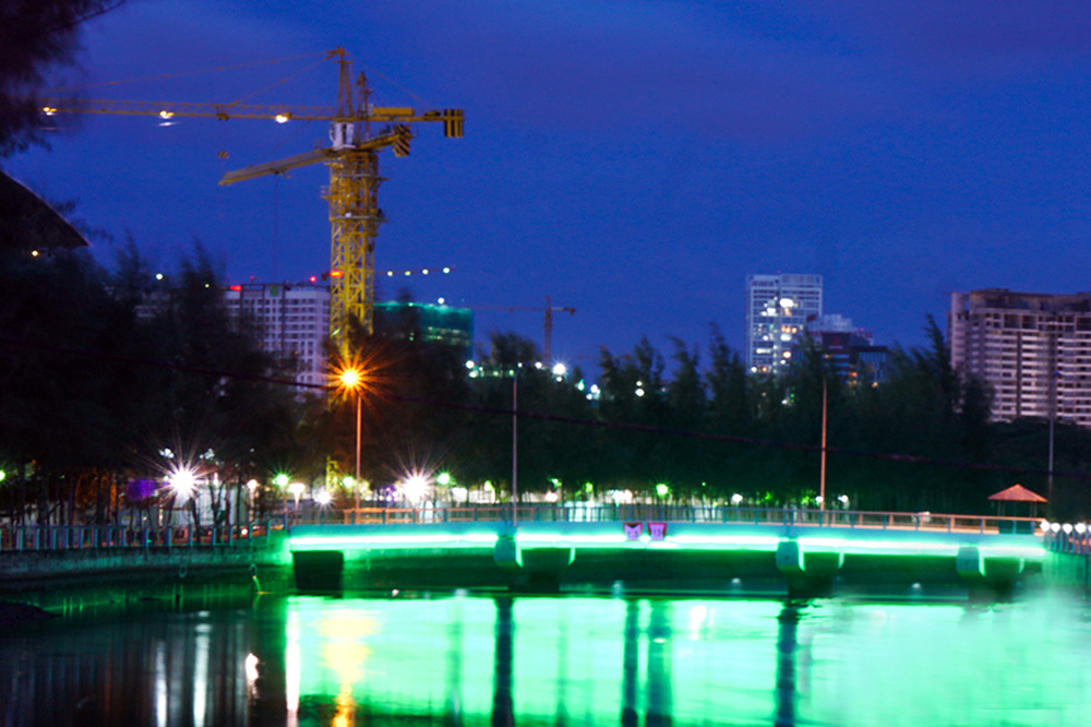 The bridge D10 connecting Zone 2 and Zone 3 at night time