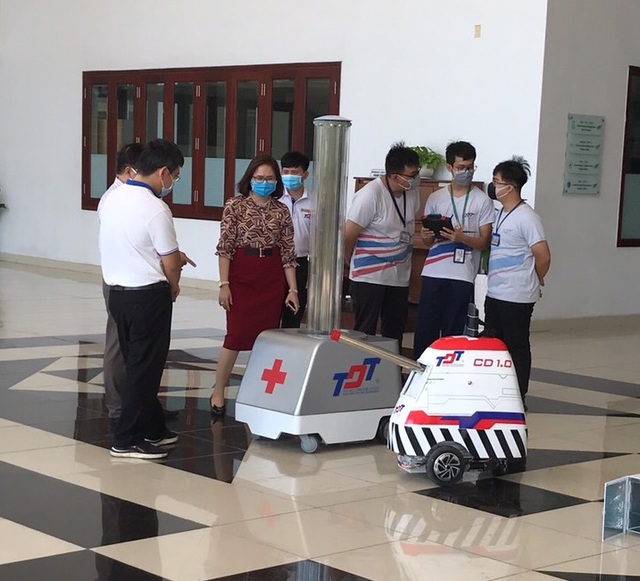 TDTU chế tạo robot