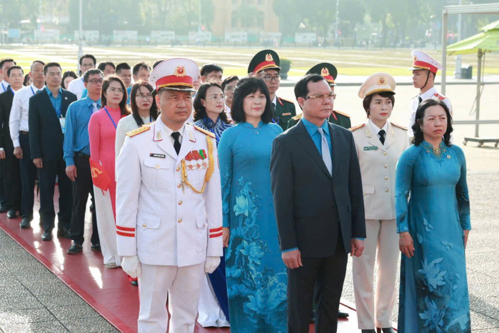 Dai_hoi_thi_dua_CNVC_Khoa_XI