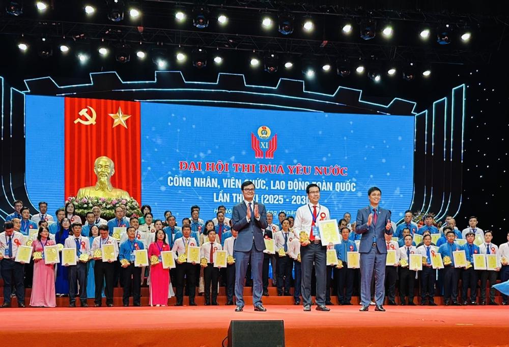 Dai_hoi_thi_dua_CNVC_Khoa_XI