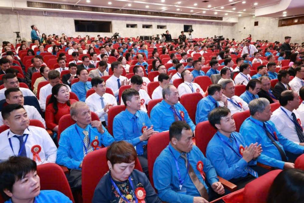 Dai_hoi_thi_dua_CNVC_Khoa_XI