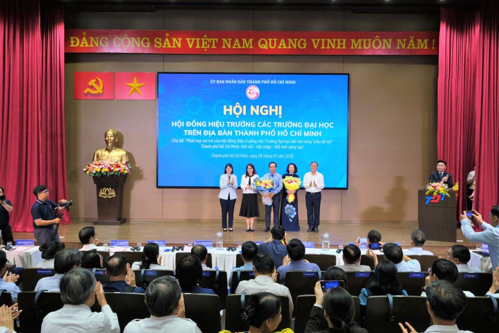 Hoi_nghi_Hoi_dong_Hieu_truong