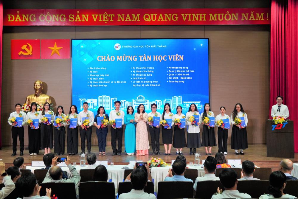 Le_khai_giang_SDH_dot2.25