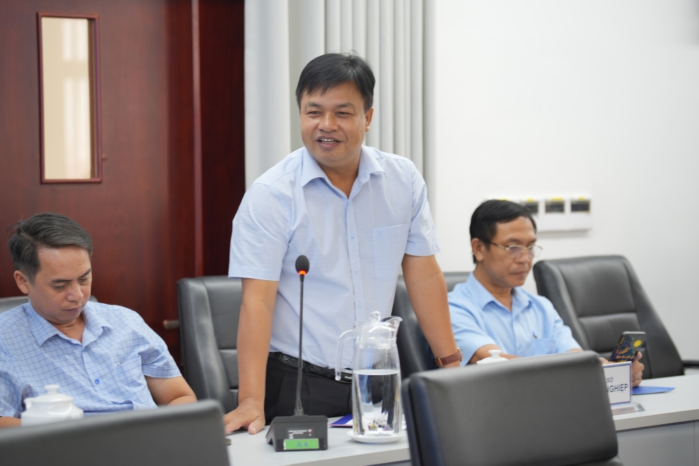 Đại biểu dự Hội thảo trình bày, đóng góp ý kiến.