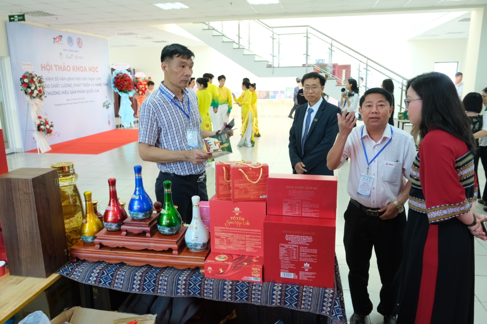 Hoi_thao_Sam_Ngoc_Linh