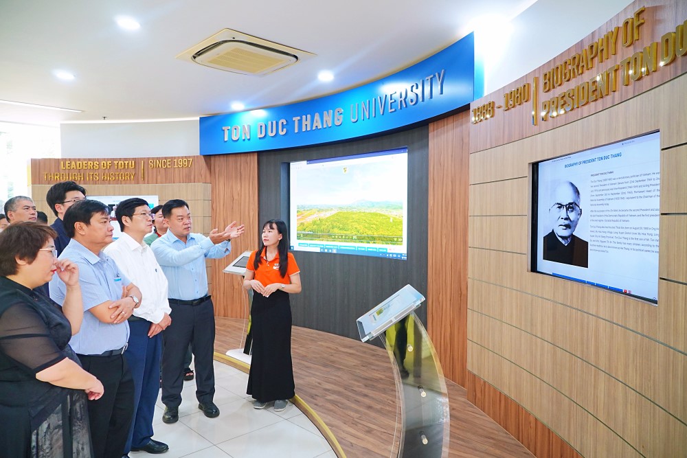 15.10_Bao_Thanh_Nien_Trung_Quoc