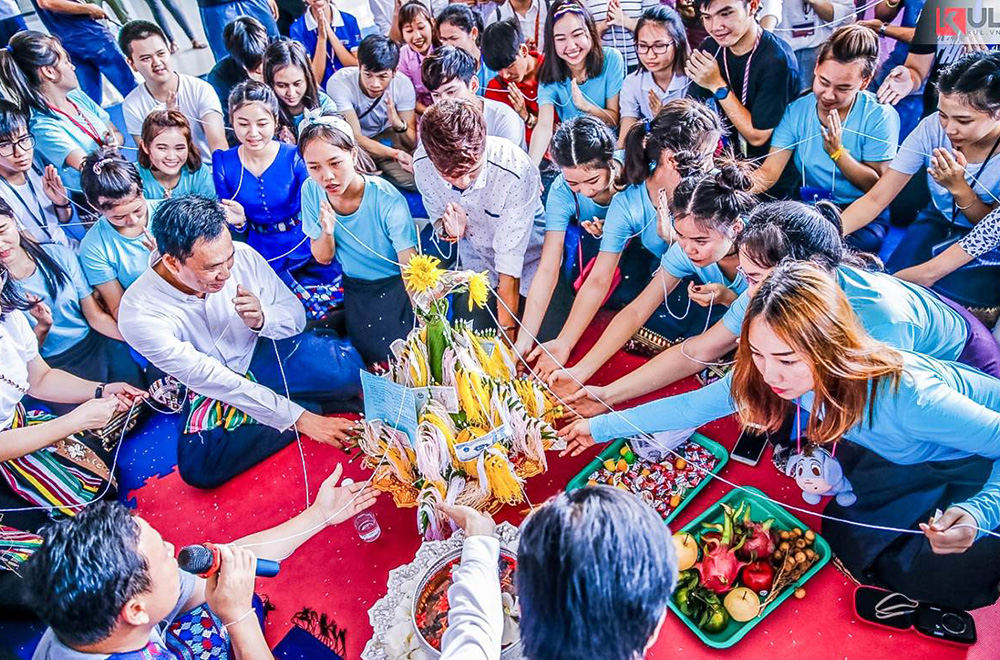 Vietnamese-Thai-Laotian students have traditional Tet celebation at Ton Duc Thang University